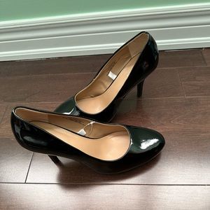 New Black Pumps